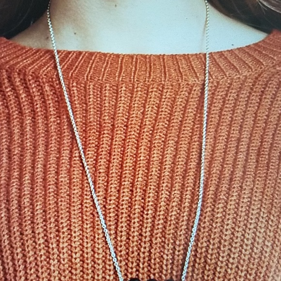 Round neck Long Sleeves sweater - Picture 4 of 5